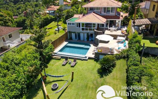 Casa para vender na Praia Vermelha do Centro em Ubatuba-SP